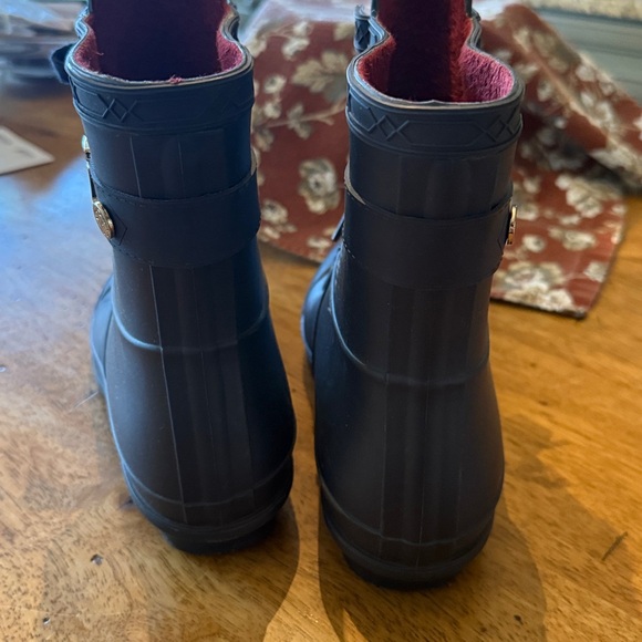 Tommy Hilfiger Rain Boots. - Picture 7 of 7